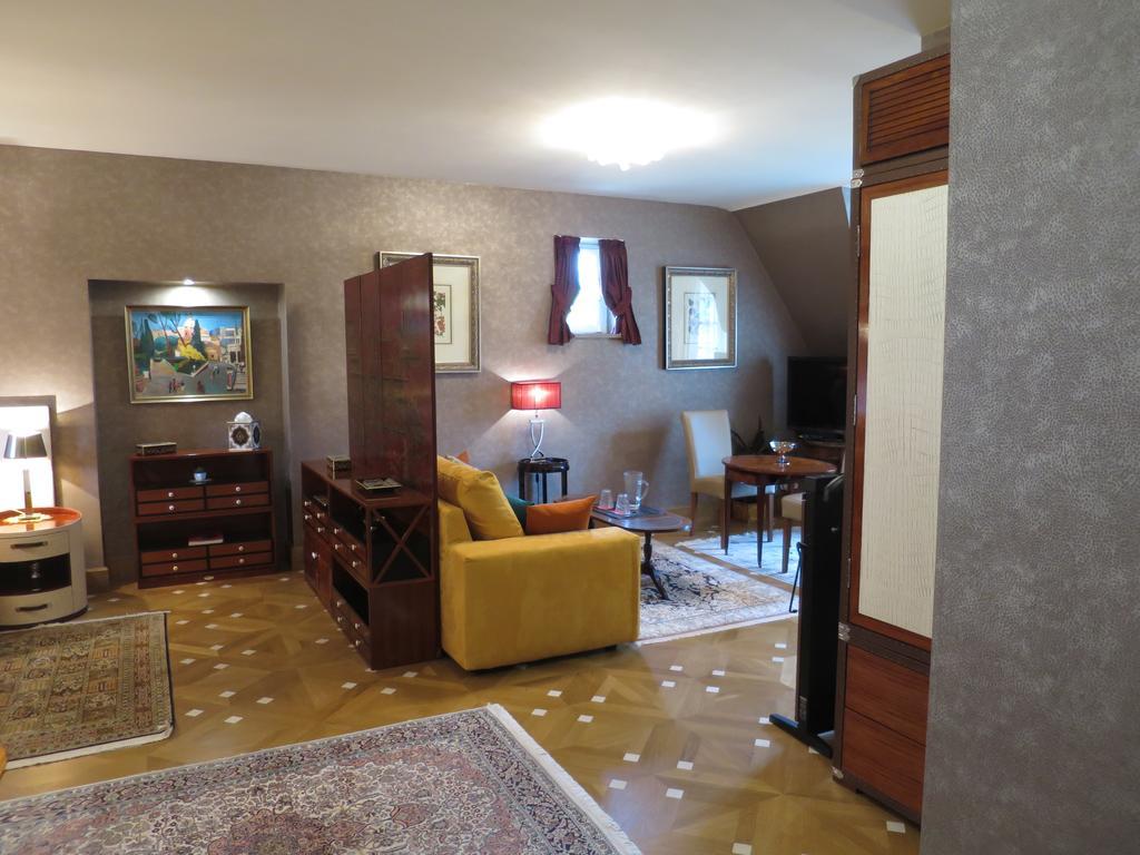Kerblondel Bed and Breakfast Plouézocʼh Exteriör bild